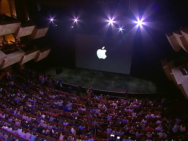 آبل تكشف عن طرازين من هاتفها iPhone المنتظر: ايفون 6  و ايفون 6 بلاس